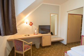 Bernstein Acamed Resort