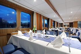 Hotelkabinenschiff Junker Jörg