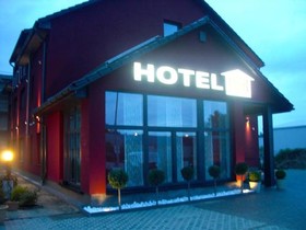 Hotel 108