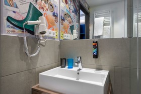 Holiday Inn - the niu, Welly Kiel