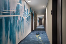 Holiday Inn - the niu, Welly Kiel