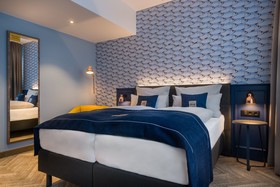 Holiday Inn - the niu, Welly Kiel