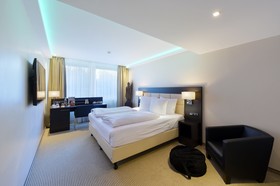 Zi Hotel & Lounge