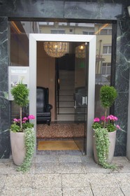 Base I Hotel