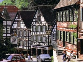 Zur alten Brücke