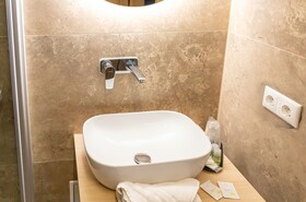 Central Hotel & Lounge