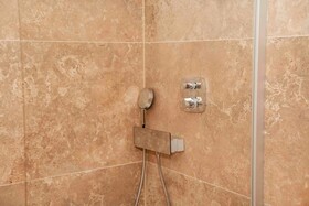 Central Hotel & Lounge