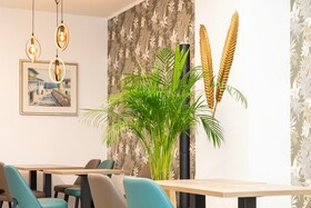 Central Hotel & Lounge