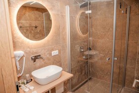 Central Hotel & Lounge