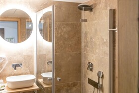 Central Hotel & Lounge