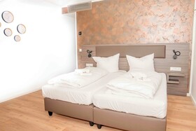 Central Hotel & Lounge