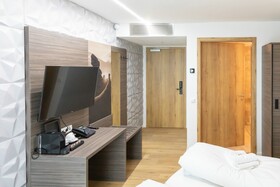 Central Hotel & Lounge