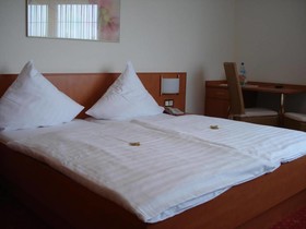 Panorama Hotel - Restaurant Am Frankenstein