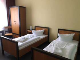 Haus des Volkes Das Bauhaushotel