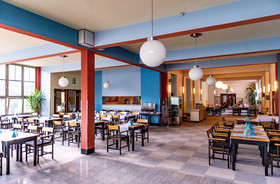 Haus des Volkes Das Bauhaushotel