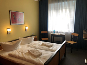 Haus des Volkes Das Bauhaushotel