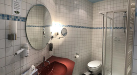 Haus des Volkes Das Bauhaushotel
