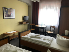 Haus des Volkes Das Bauhaushotel