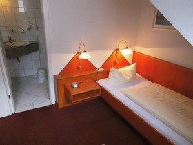 die Sonne — Zimmer & Apartments