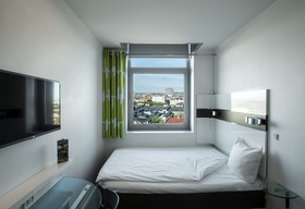 Wakeup Copenhagen, Carsten Niebuhrs Gade