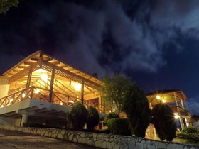 Altocerro Villas Hotel & Camping