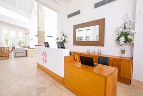 Coral House by CanaBay Hotels