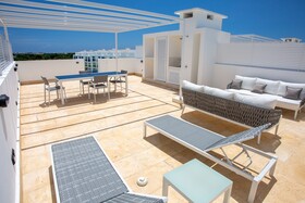 Coral House by CanaBay Hotels