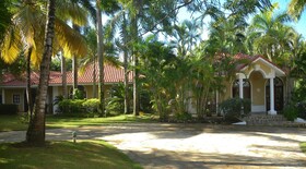 Villa Oceania Hotel & Villas