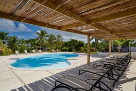 Catalina Tropical Lodge