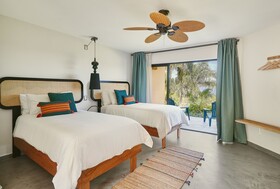 Catalina Tropical Lodge