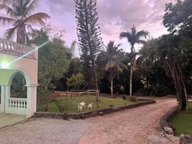 El Castillo Tropical