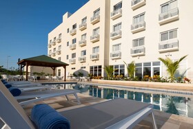 Super 8 by Wyndham Manzanillo