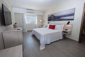 Super 8 by Wyndham Manzanillo