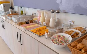 Super 8 by Wyndham Manzanillo