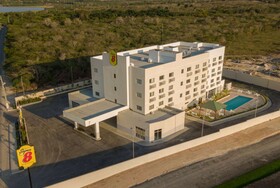 Super 8 by Wyndham Manzanillo