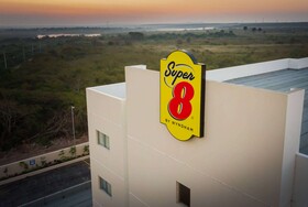 Super 8 by Wyndham Manzanillo