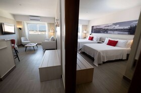 Super 8 by Wyndham Manzanillo