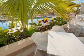 Super 8 by Wyndham Manzanillo