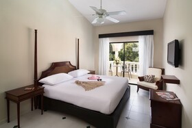 Lifestyle Kosher Cofresi Suites