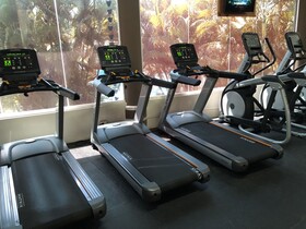 Lifestyle Kosher Tropical Suites