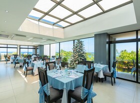 Skylight Suites Restaurant Bar