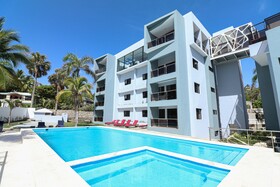 Skylight Suites Restaurant Bar