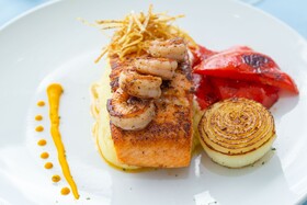 Skylight Suites Restaurant Bar