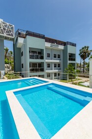 Skylight Suites Restaurant Bar