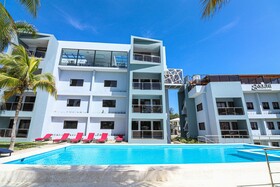 Skylight Suites Restaurant Bar