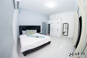 Skylight Suites Restaurant Bar