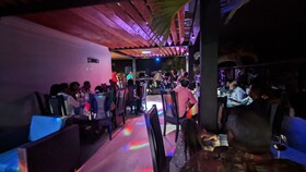 Skylight Suites Restaurant Bar