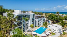 Skylight Suites Restaurant Bar