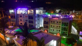 Skylight Suites Restaurant Bar