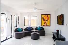 Skylight Suites Restaurant Bar